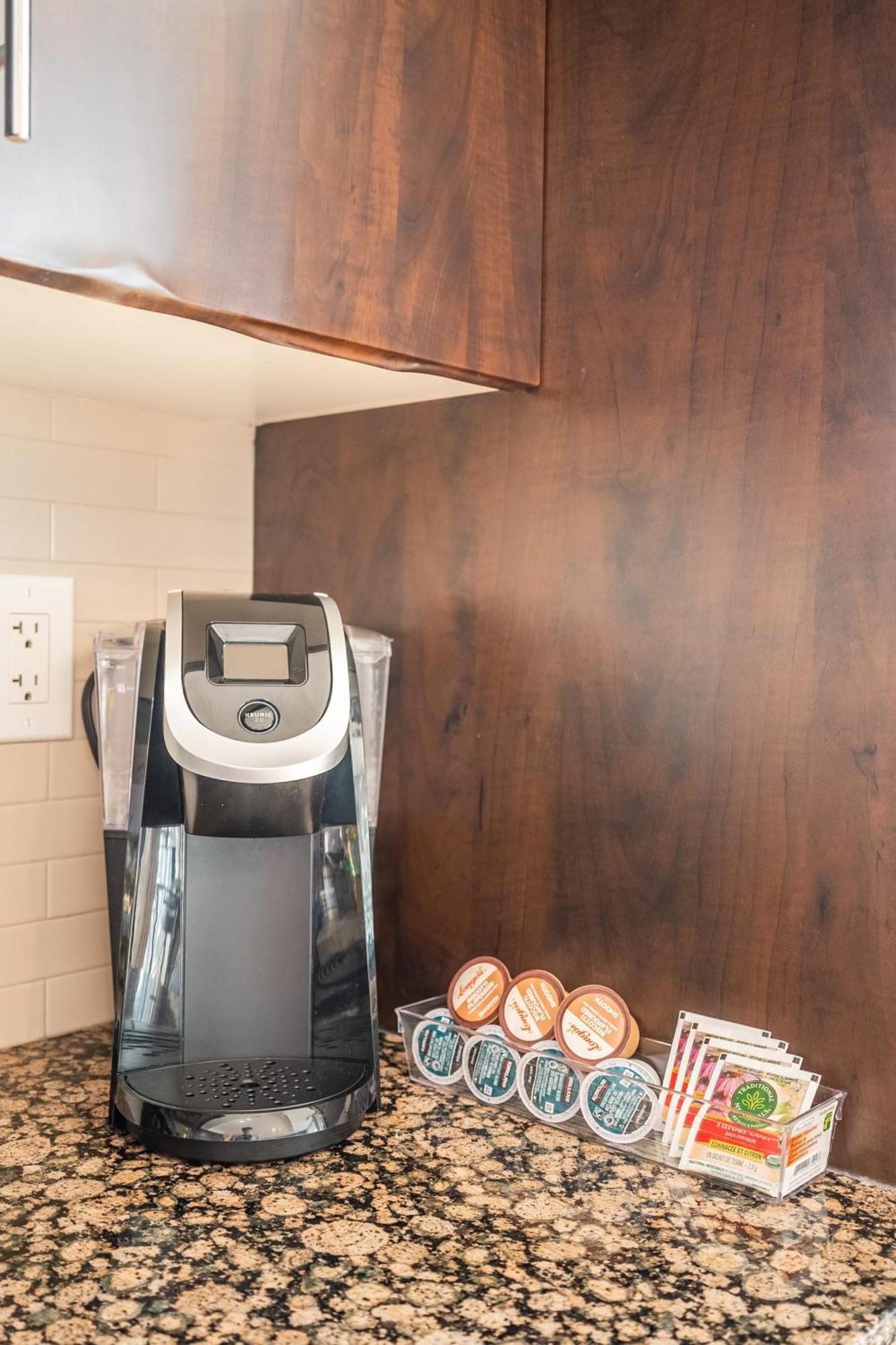 Luxury 1-bedroom In Dt Holiday home Toronto