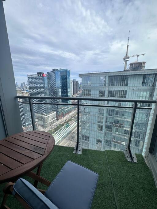 Apartment Sky Living Awesome Lake And City View Toronto
