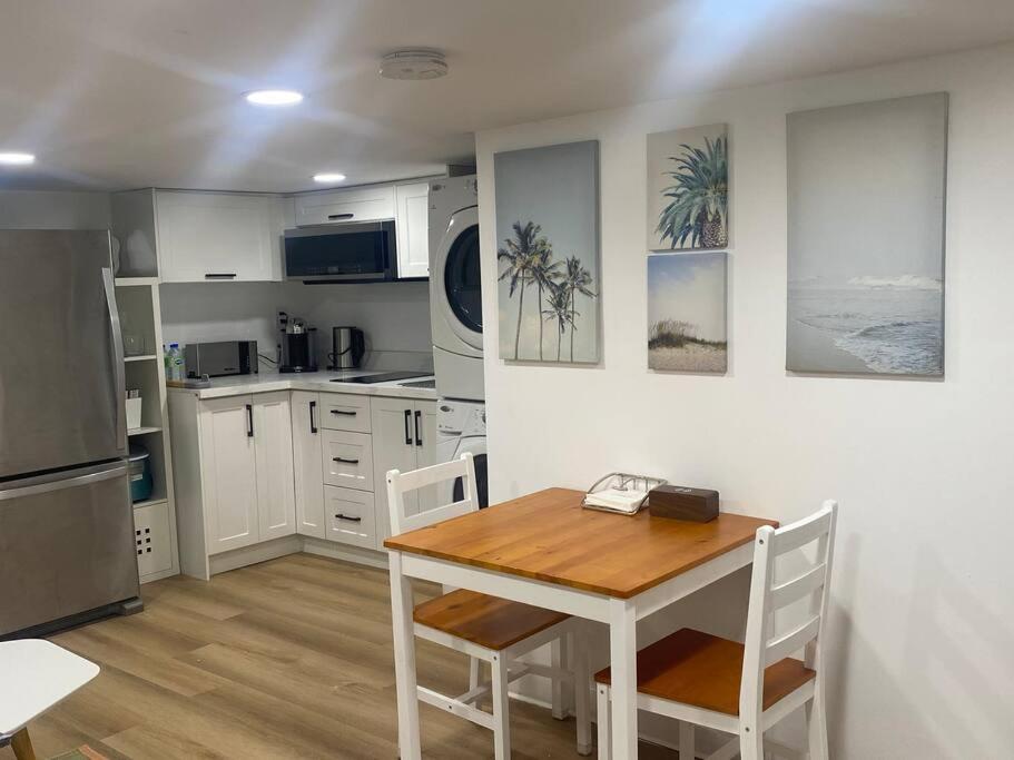 Entire Place In Downtown 2 Bedroom Basement *