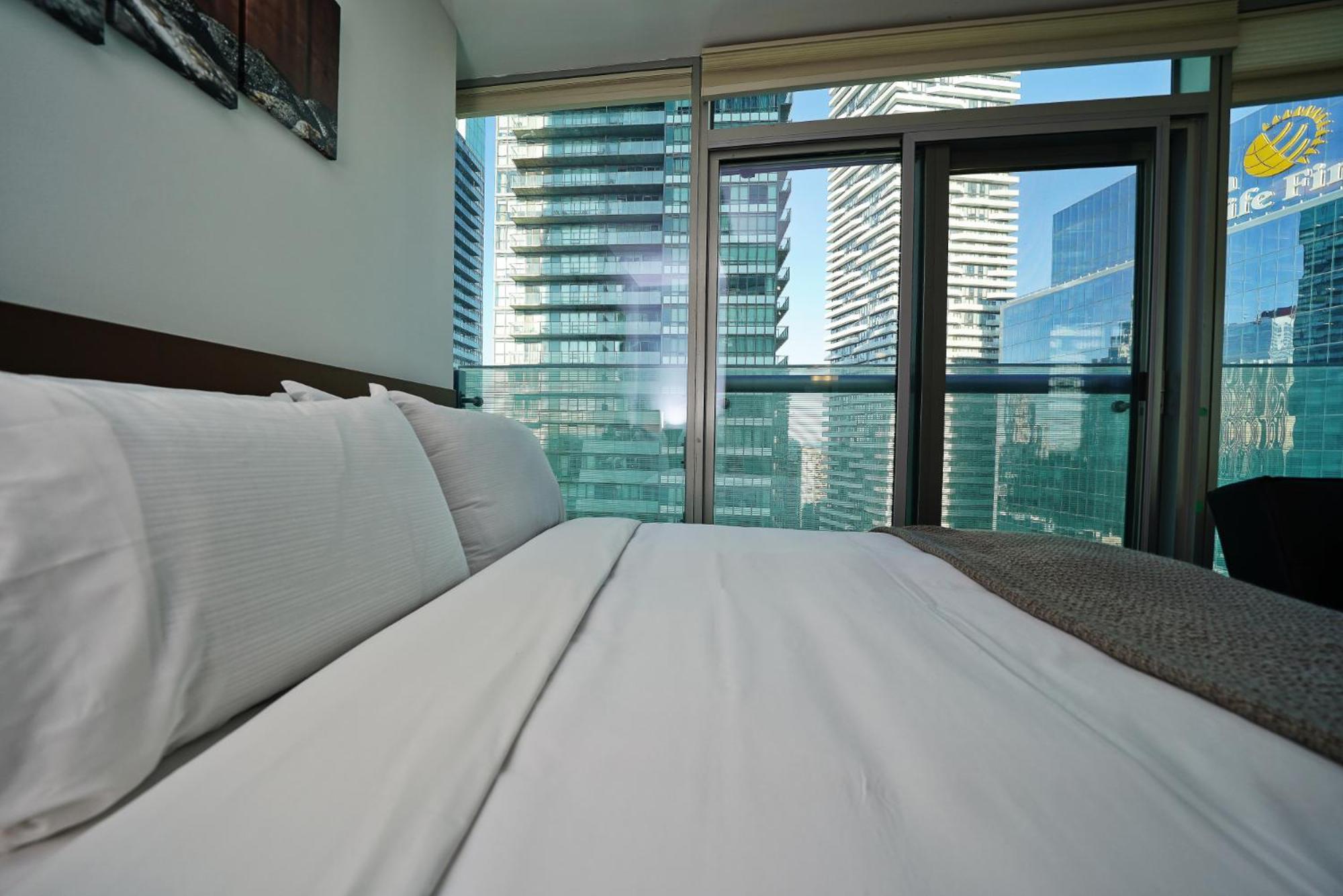 Rivetstays - The York * Toronto