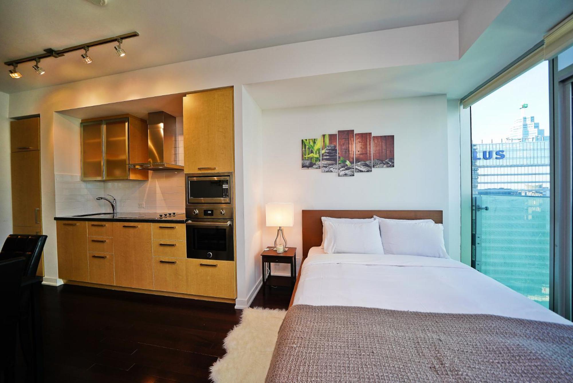 Rivetstays - The York * Toronto