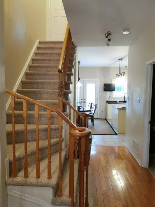 Lakepark Artsy 3 Bedroom Townhouse 1 Parking