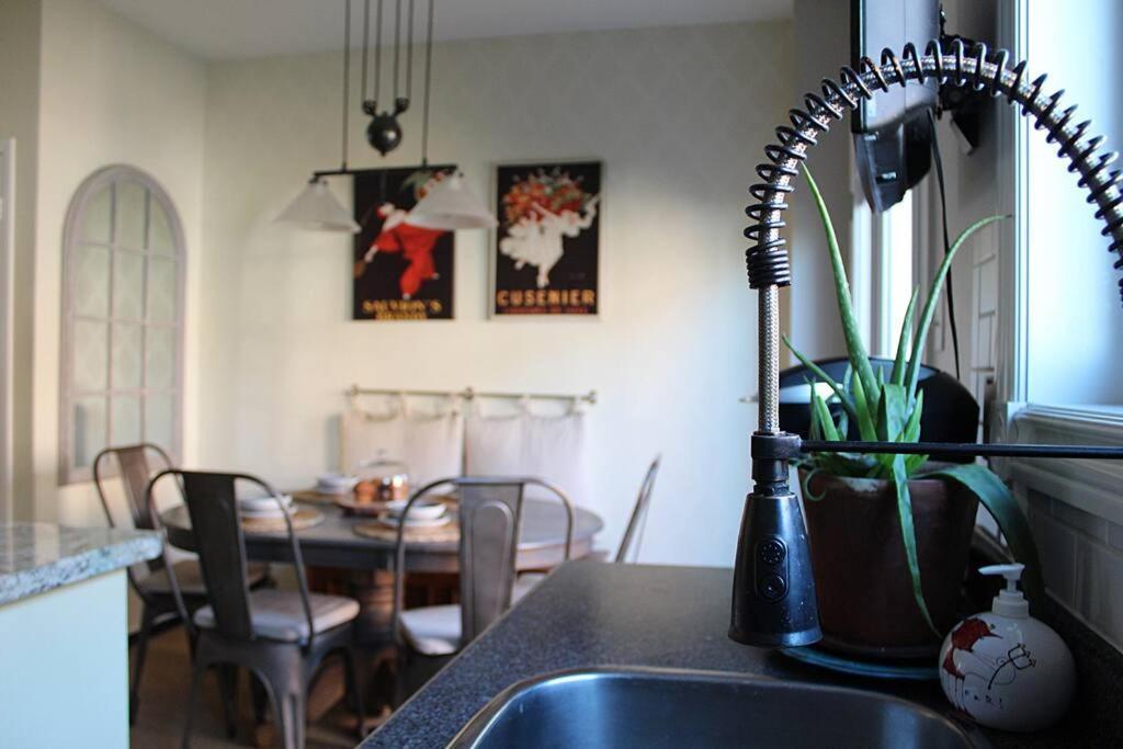 Lakepark Artsy 3 Bedroom Townhouse 1 Parking *