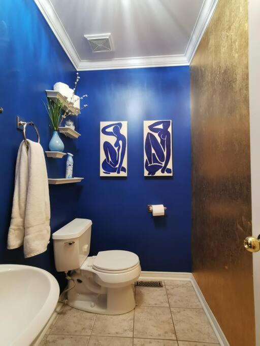 Lakepark Artsy 3 Bedroom Townhouse 1 Parking Apartment *