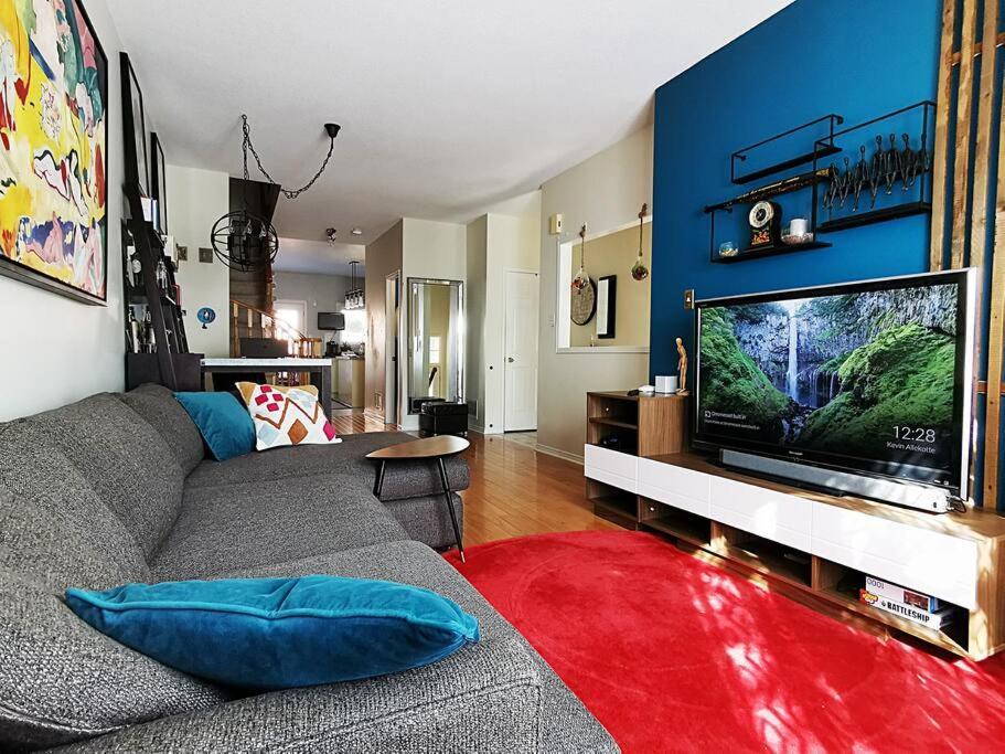 Lakepark Artsy 3 Bedroom Townhouse 1 Parking Apartment Toronto