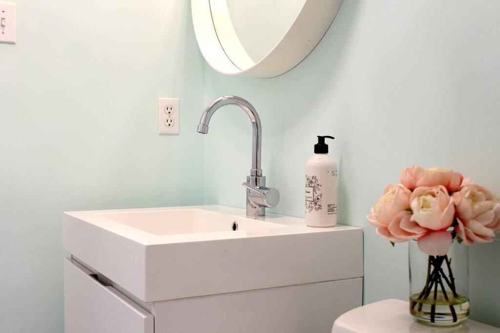 Apartment Lakepark Artsy 3 Bedroom Townhouse 1 Parking Toronto