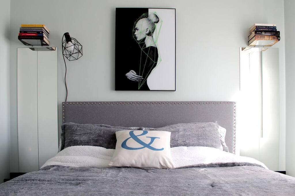 Lakepark Artsy 3 Bedroom Townhouse 1 Parking Toronto