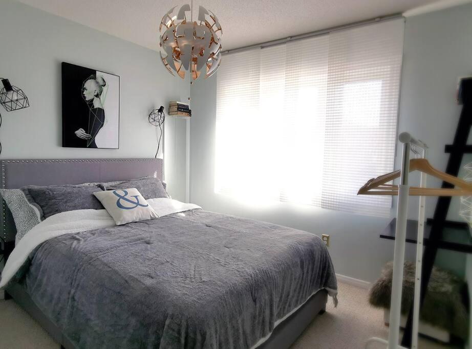 Lakepark Artsy 3 Bedroom Townhouse 1 Parking Apartment *