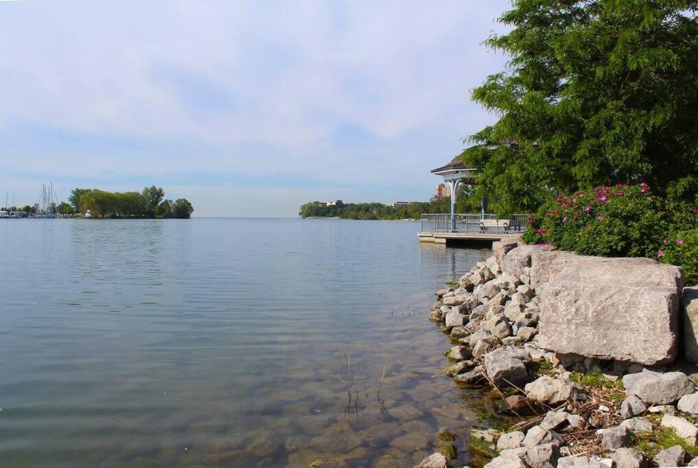 Lakepark Artsy 3 Bedroom Townhouse 1 Parking Apartment *