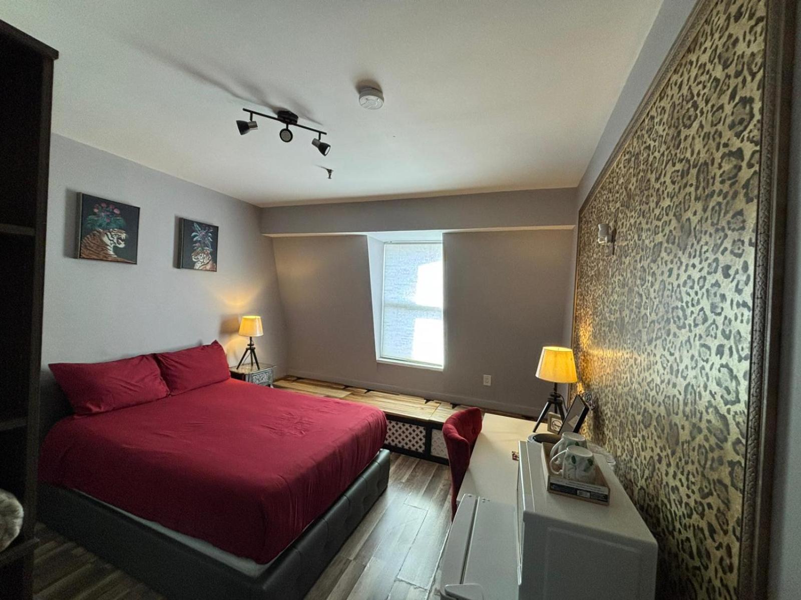 Hotel Queen Nest Toronto