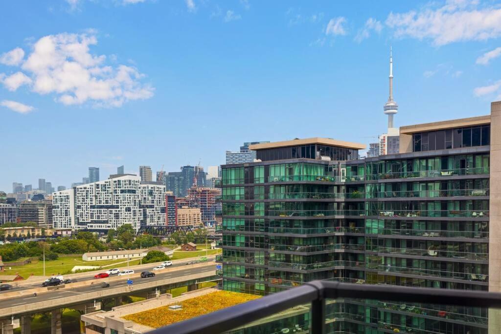 Apartment 2 Bedroom With Pool & Free Parking *