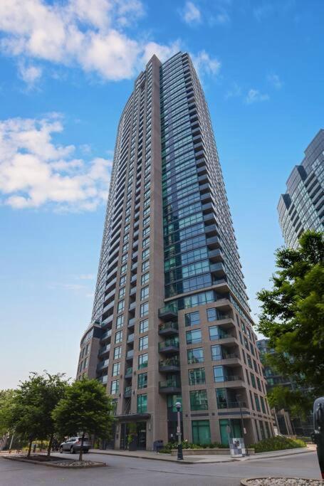 2 Bedroom With Pool & Free Parking *