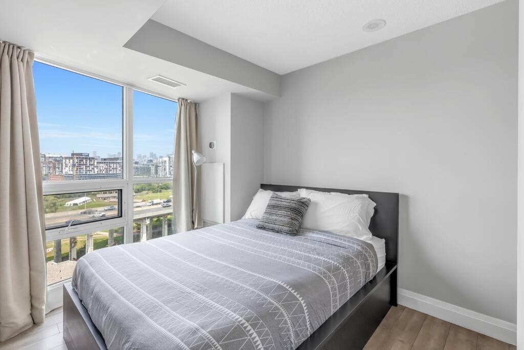Apartment 2 Bedroom With Pool & Free Parking *