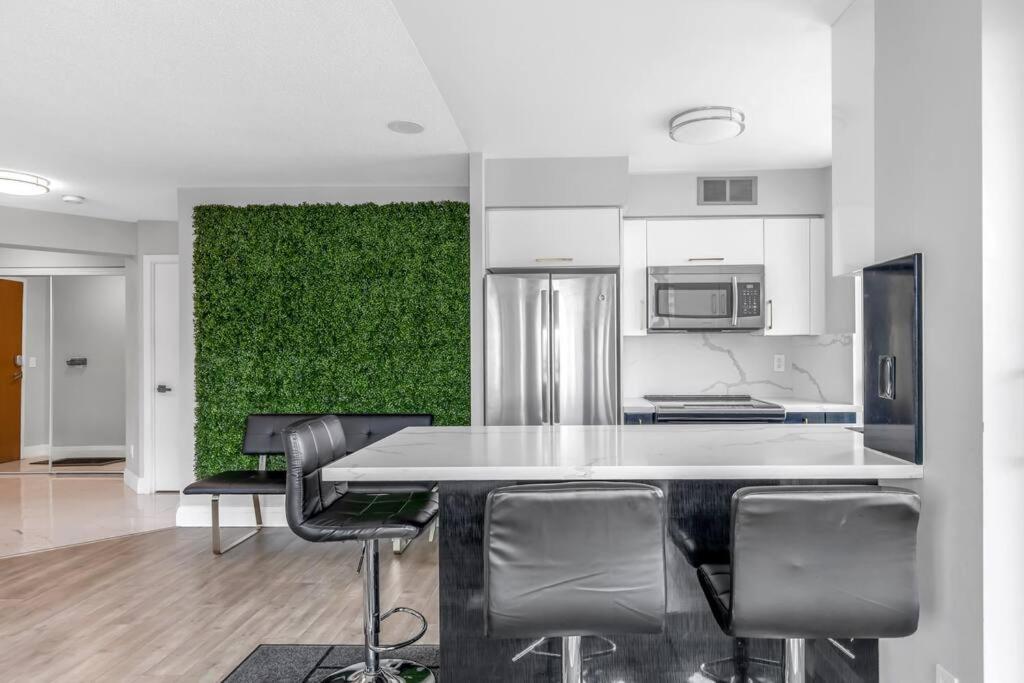 2 Bedroom With Pool & Free Parking