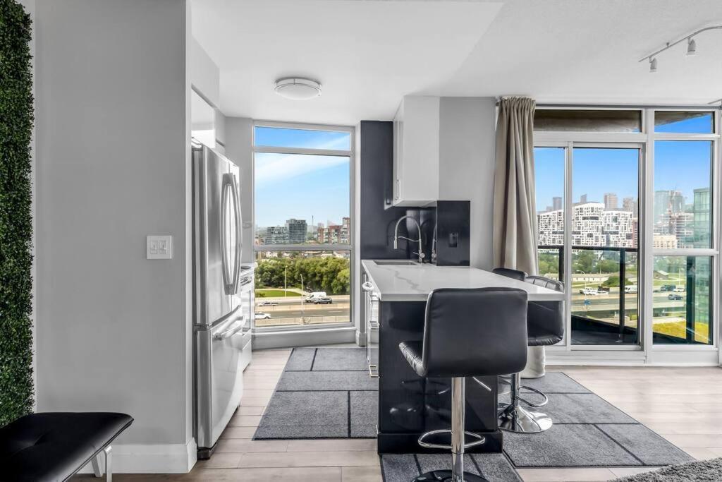 2 Bedroom With Pool & Free Parking