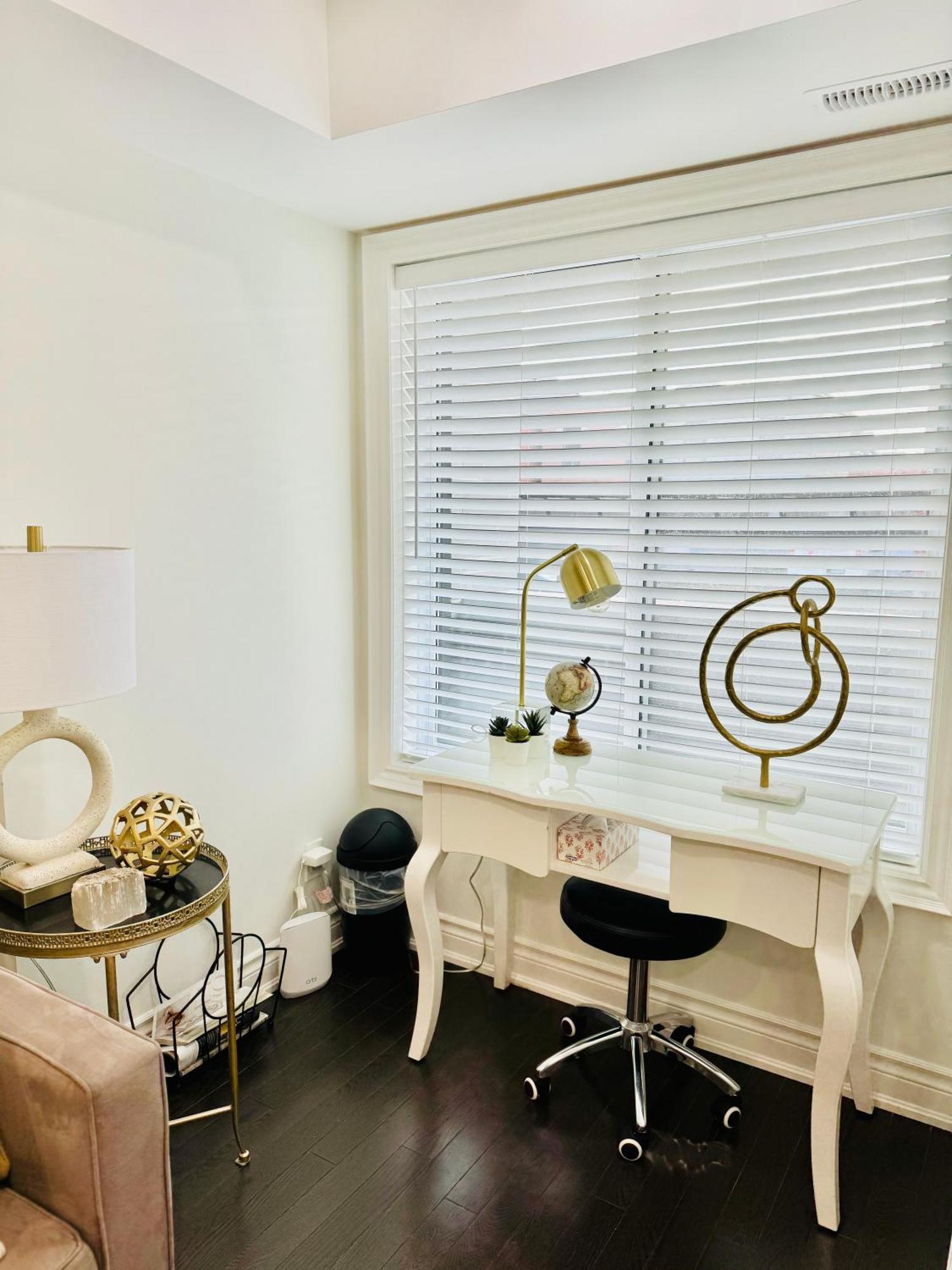Apartment Dufferin Serenity Toronto