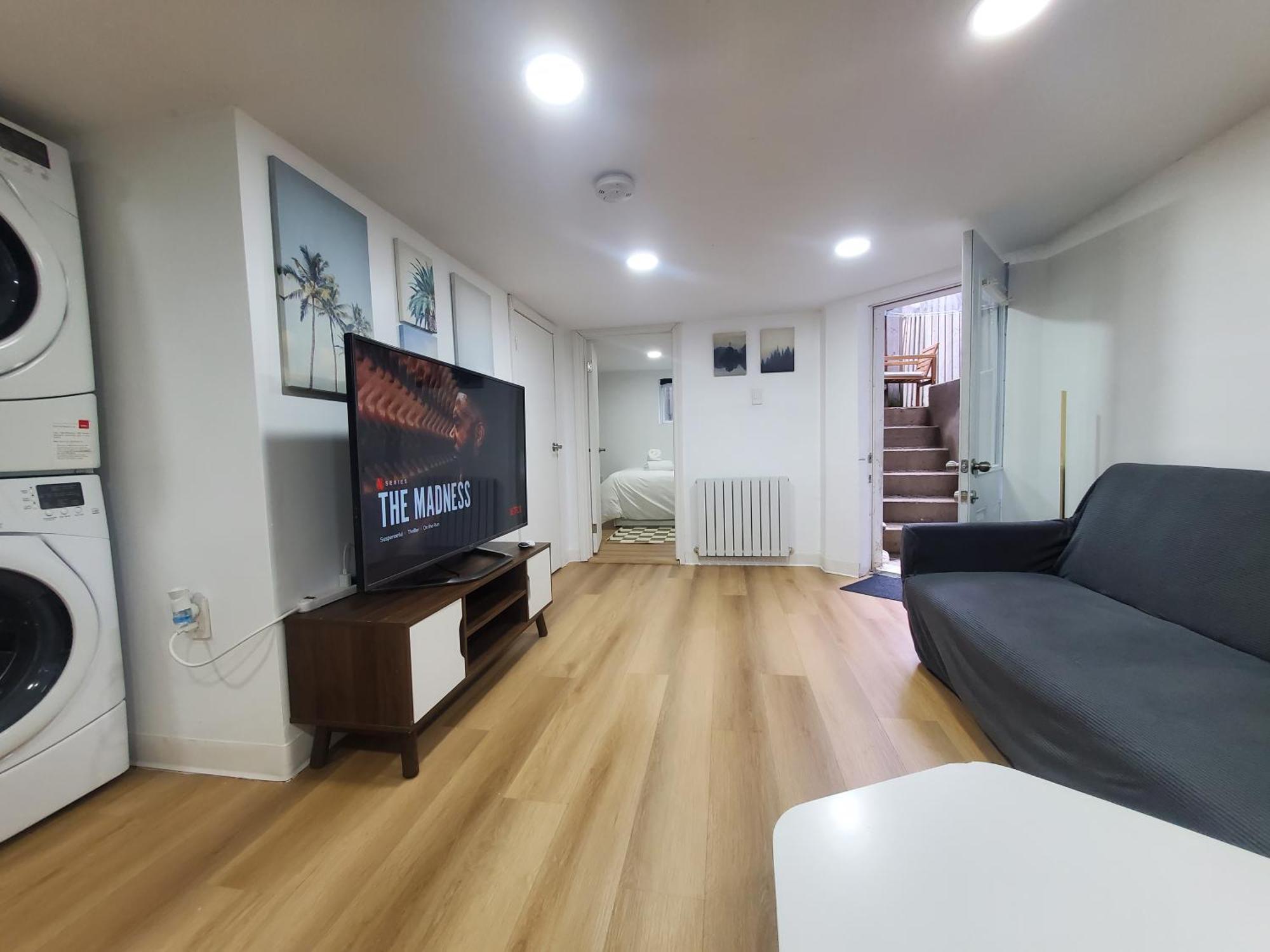 Apartment Entire Place In Downtown 2 Bedroom Basement