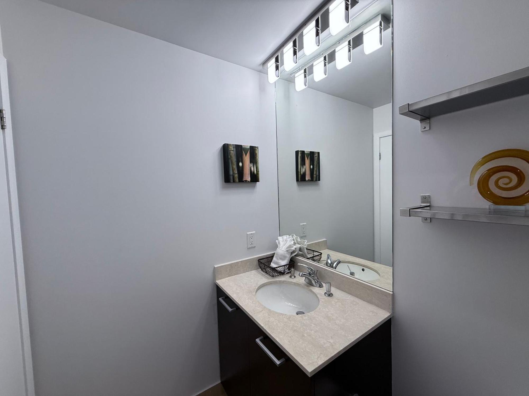 Murano - Bay & College - Fully Equipped Downtown * Toronto