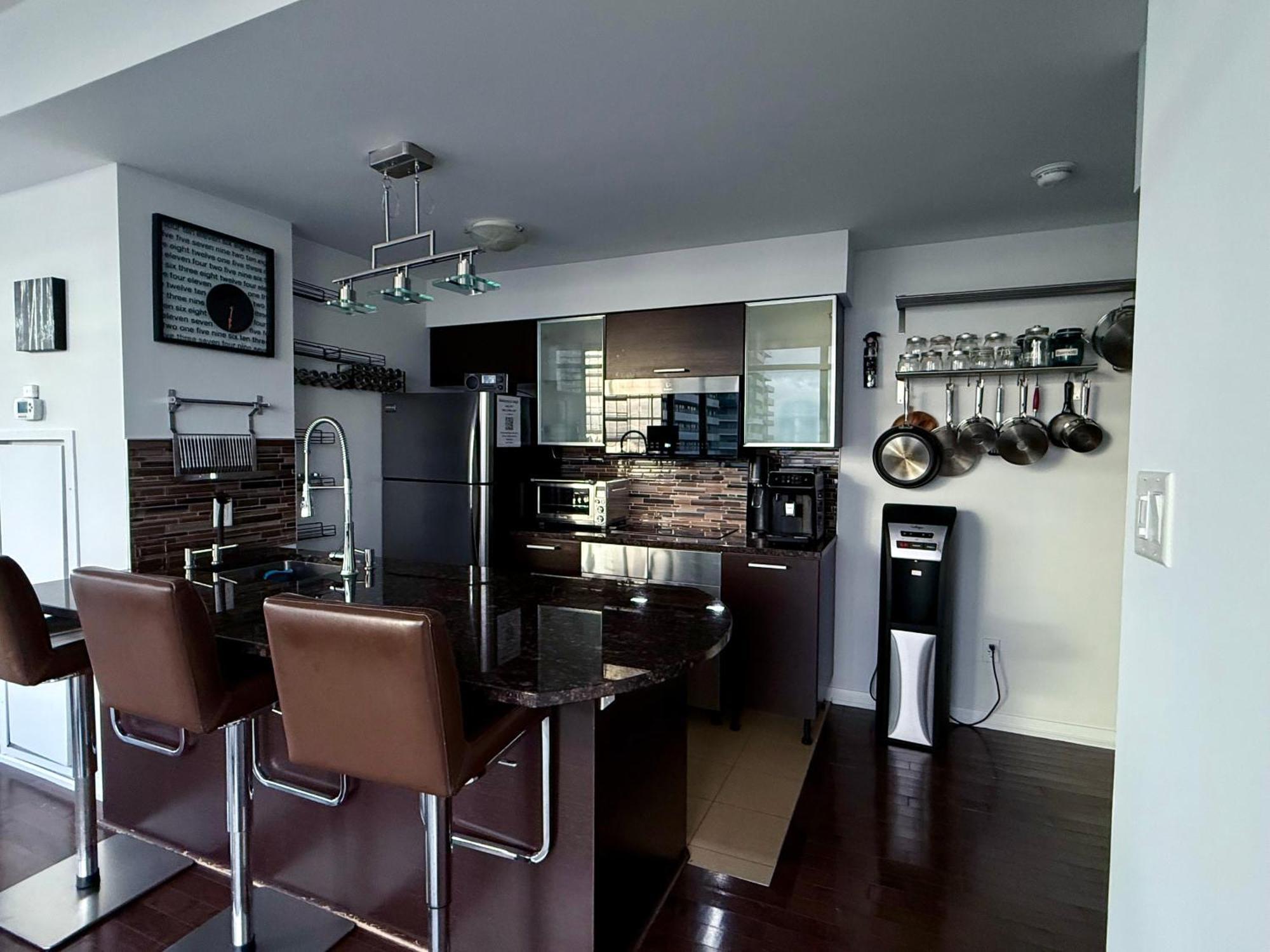 Murano - Bay & College - Fully Equipped Downtown * Toronto