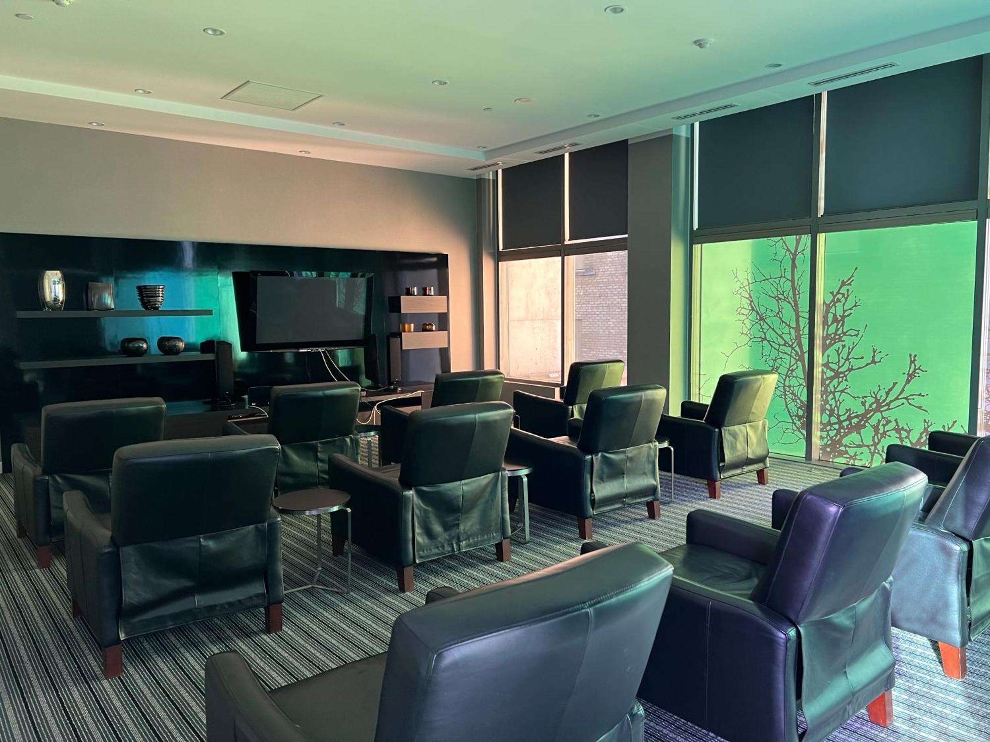 Apartment Murano - Bay & College - Fully Equipped Downtown