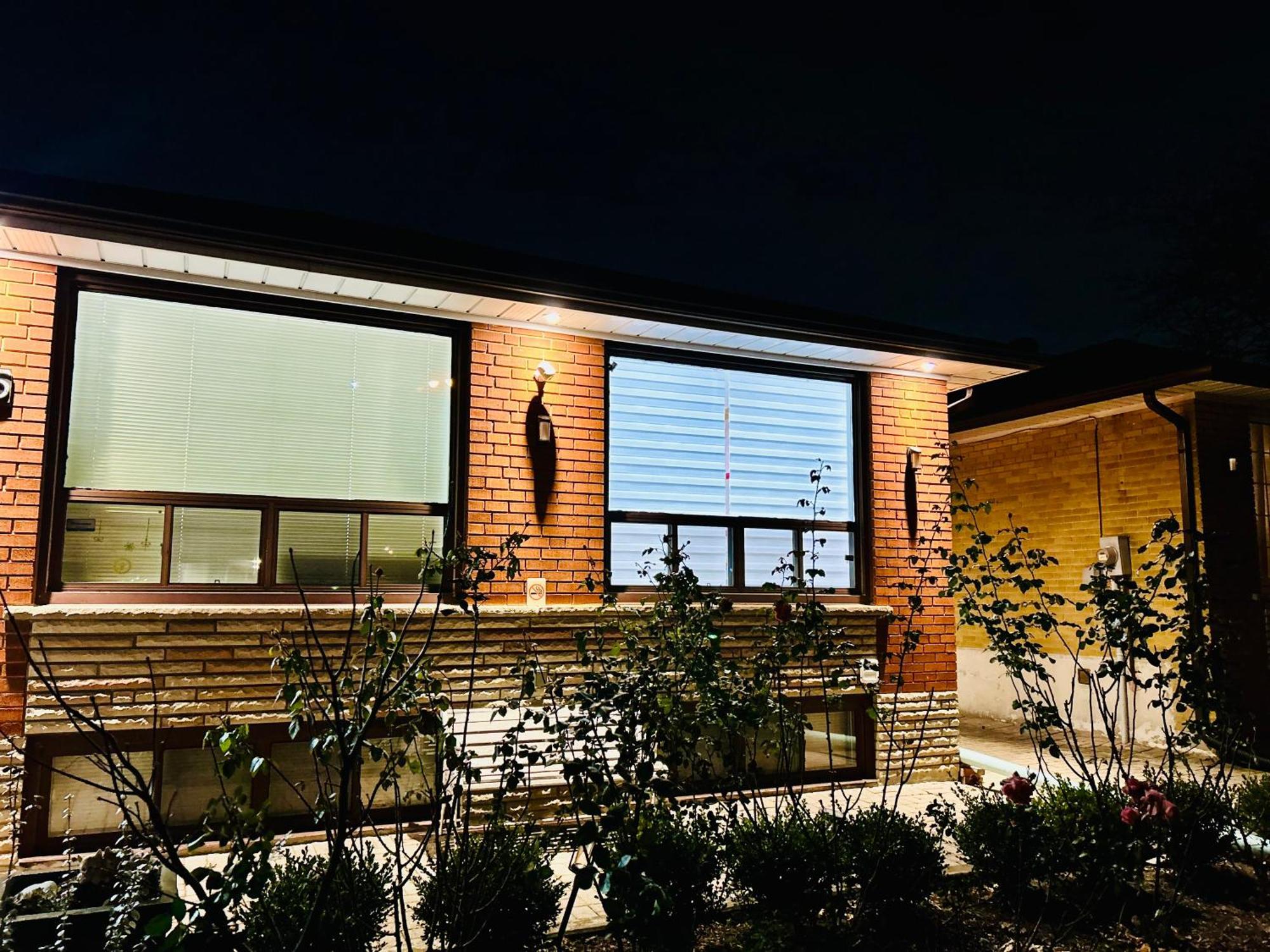 Cozy Basement Room-private Bath - Near Subway Line 1 - *