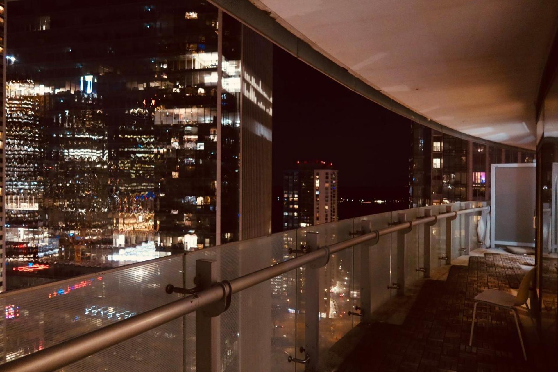 Downtown Modern Lakeview 3 Queen Beds Near Cn Tower & Rogers Centre Apartment *