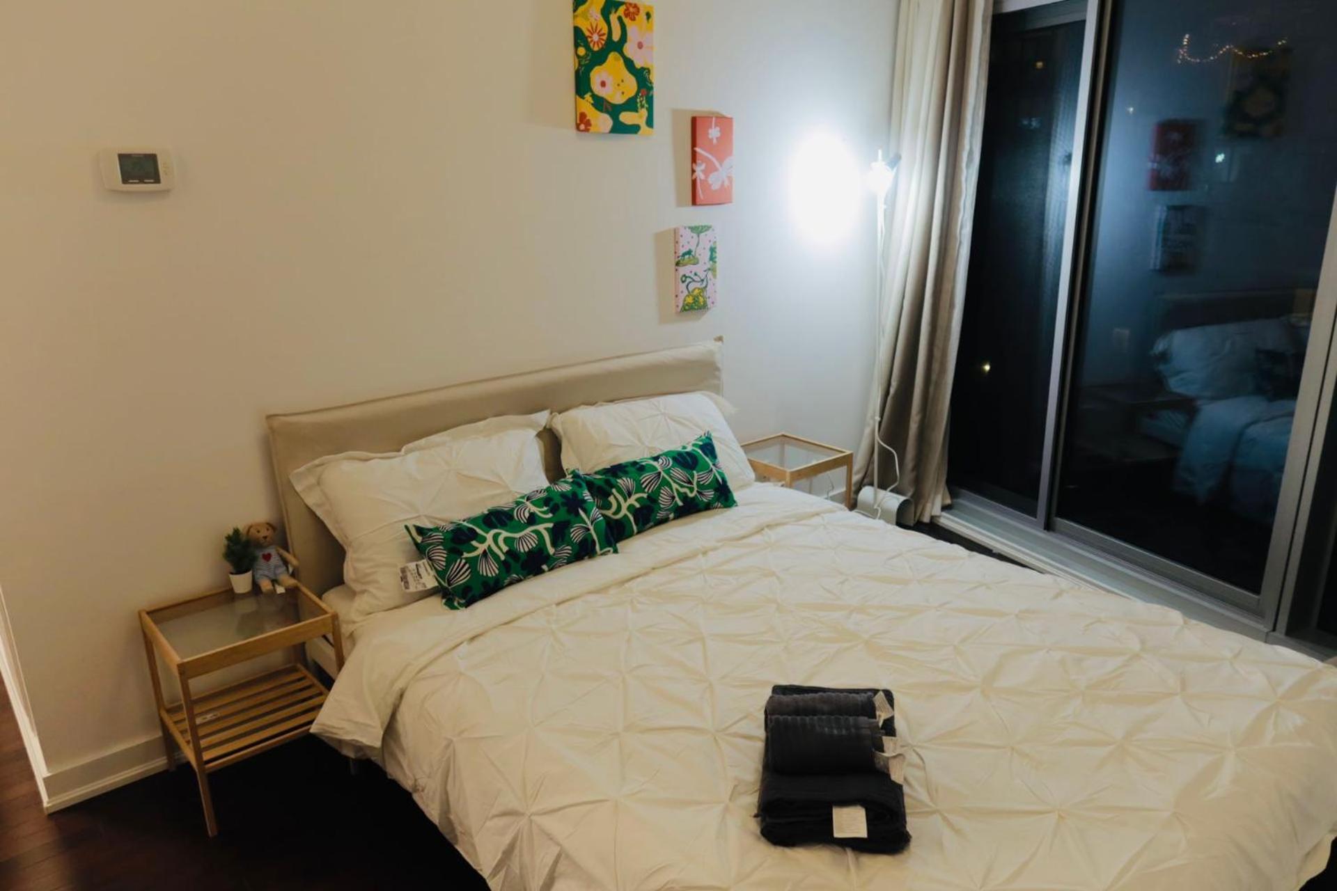 Downtown Modern Lakeview 3 Queen Beds Near Cn Tower & Rogers Centre Apartment *