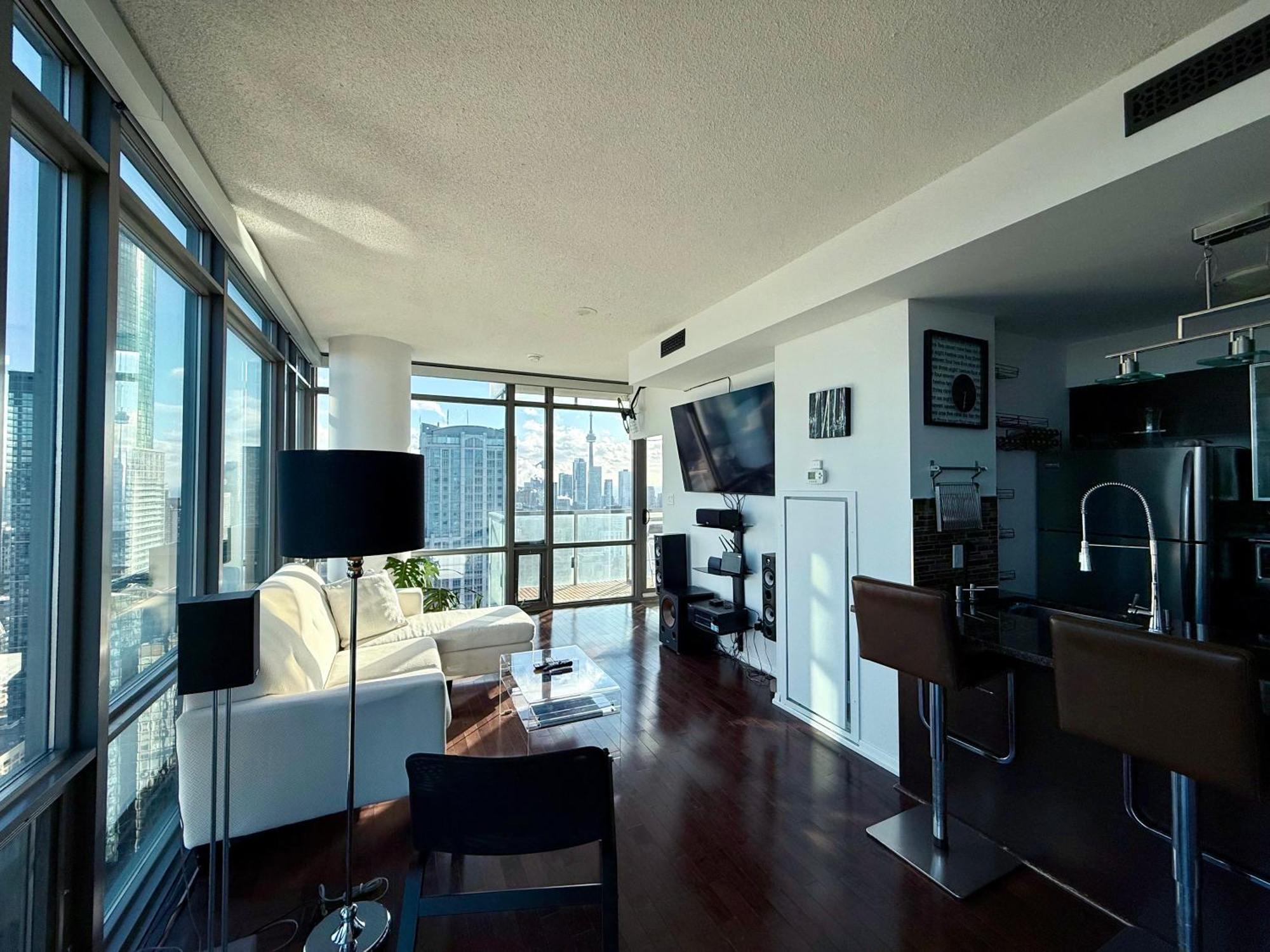 Murano - Bay & College - Fully Equipped Downtown Apartment Toronto