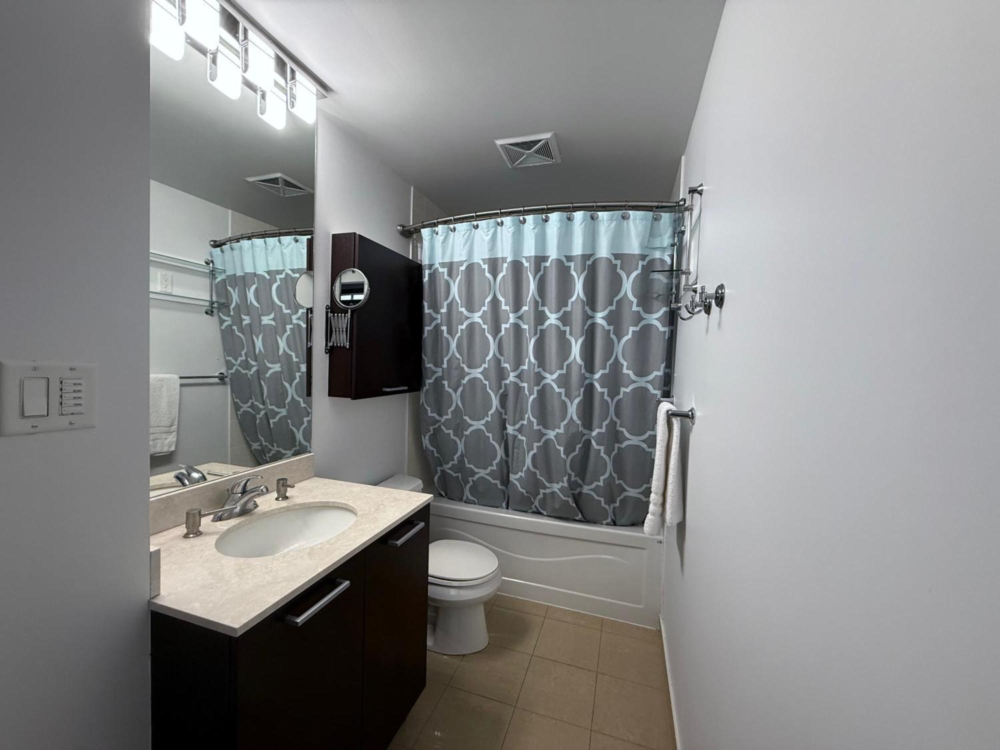 Murano - Bay & College - Fully Equipped Downtown * Toronto