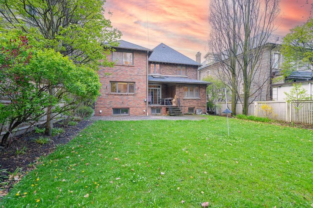 Charming 5-bedroom Forest Hill Villa *