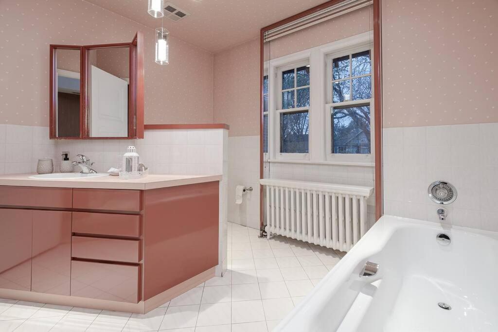 Charming 5-bedroom Forest Hill