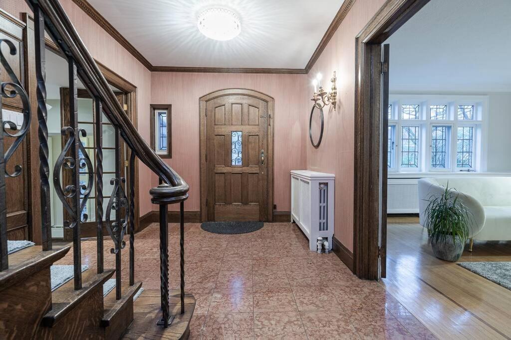 Charming 5-bedroom Forest Hill Villa