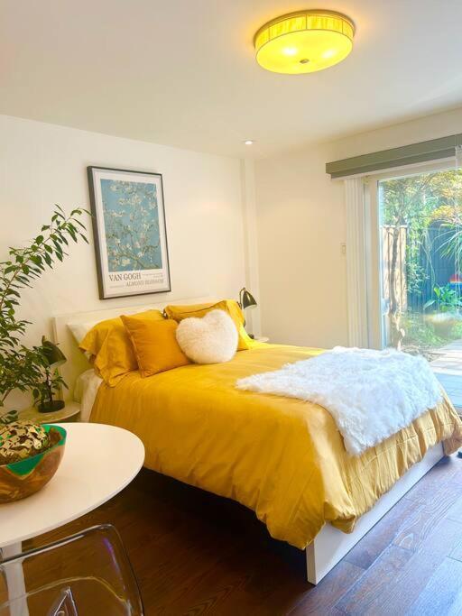 Central Toronto Holiday home