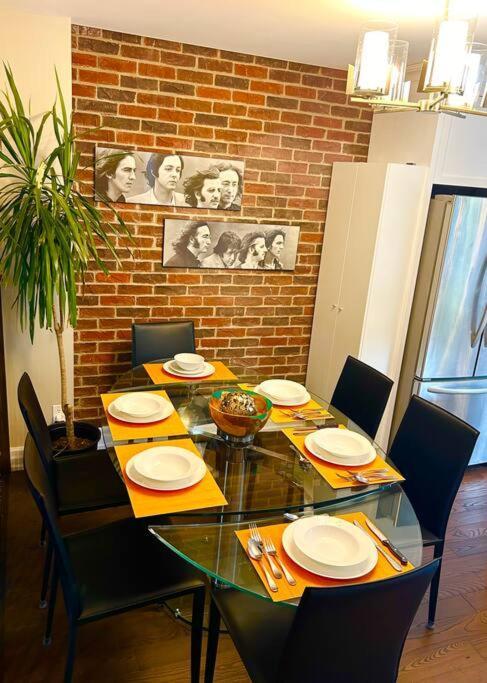 Central Toronto Holiday home *