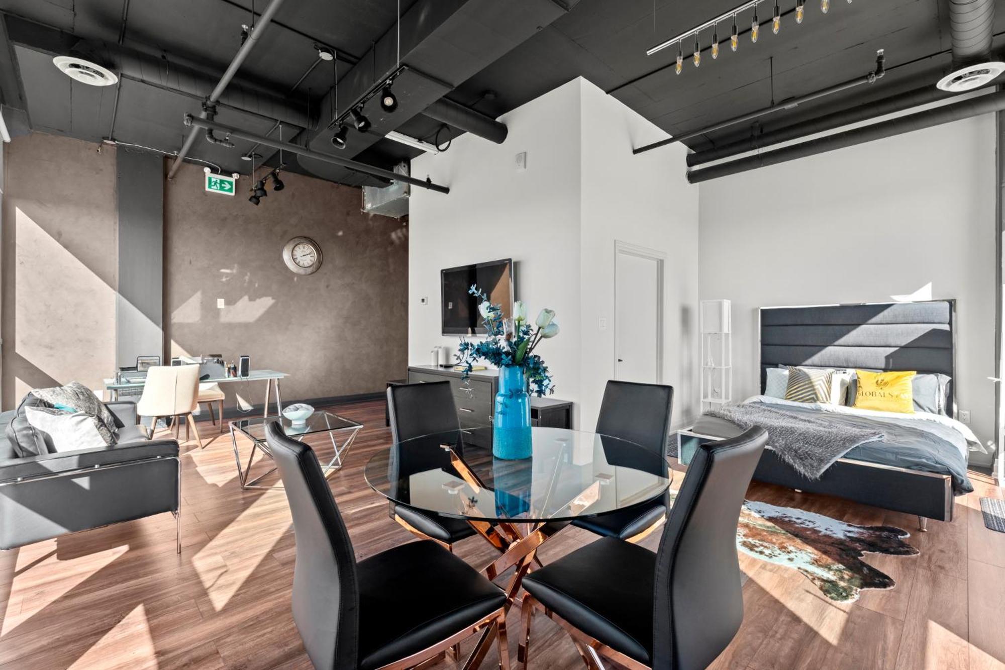 Bright Finch West By Globalstay