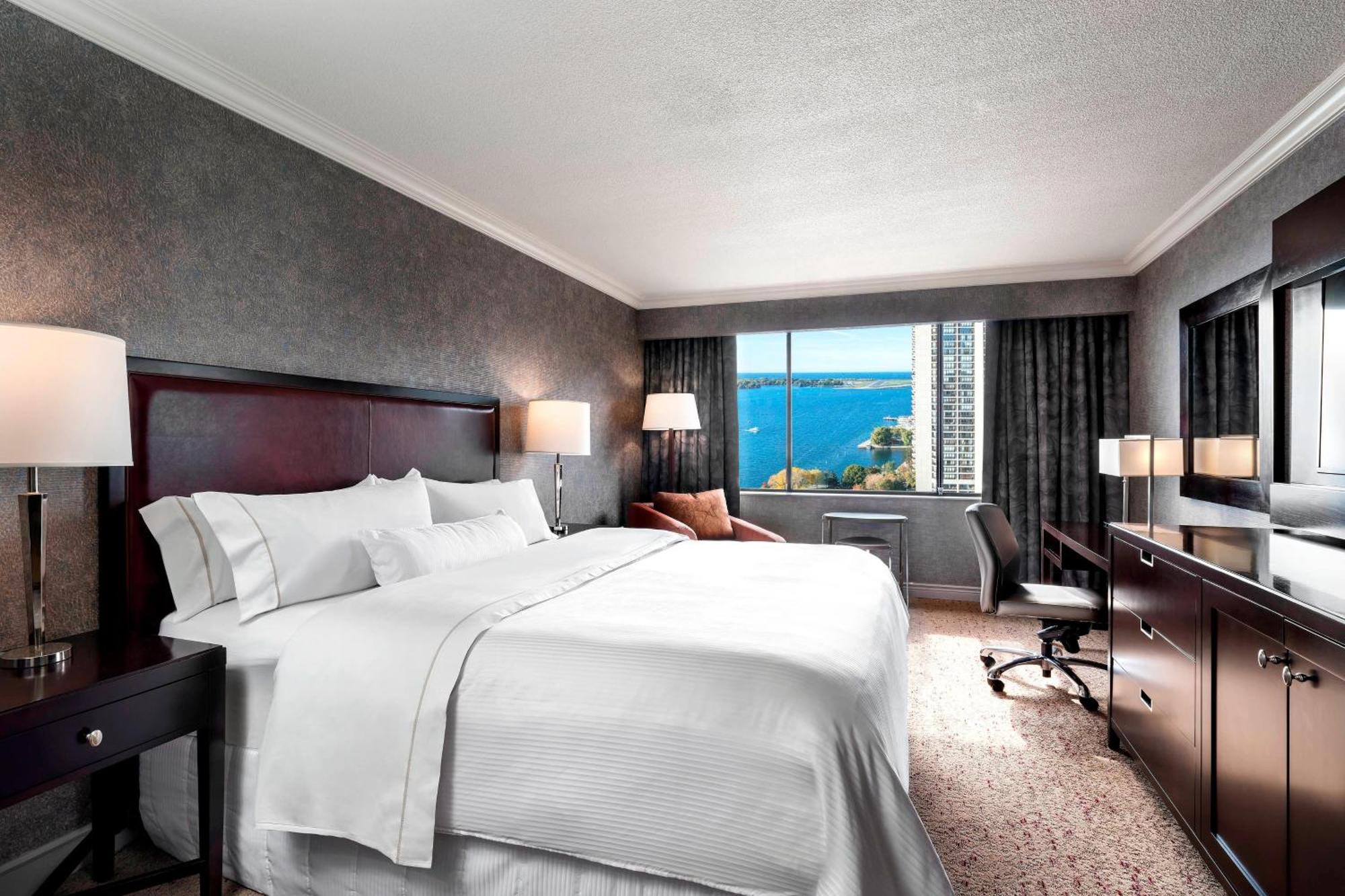 The Westin Harbour Castle, 4* Toronto
