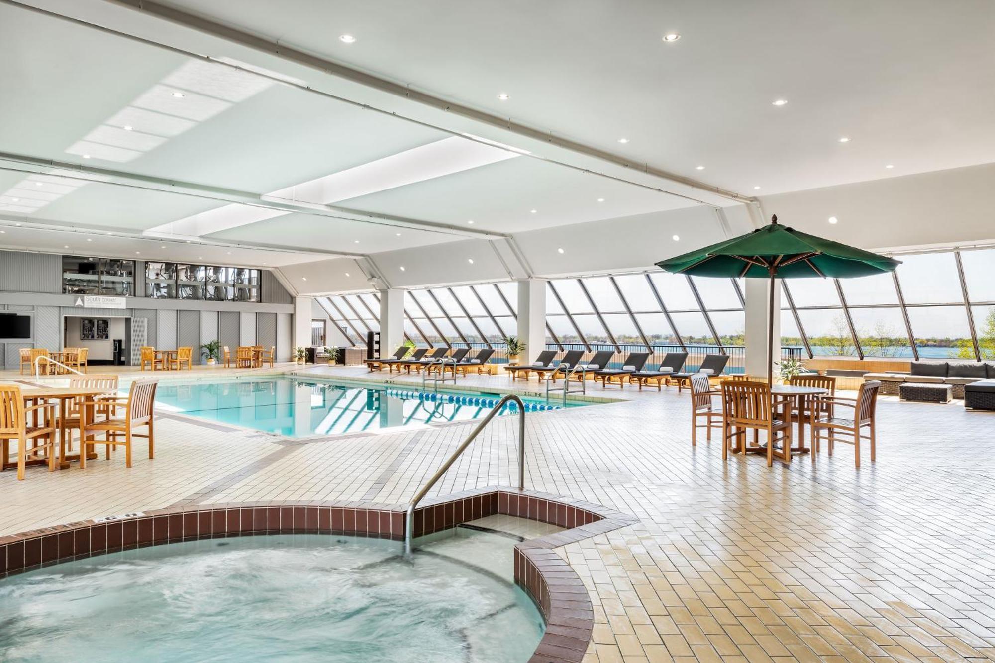 The Westin Harbour Castle, Hotel