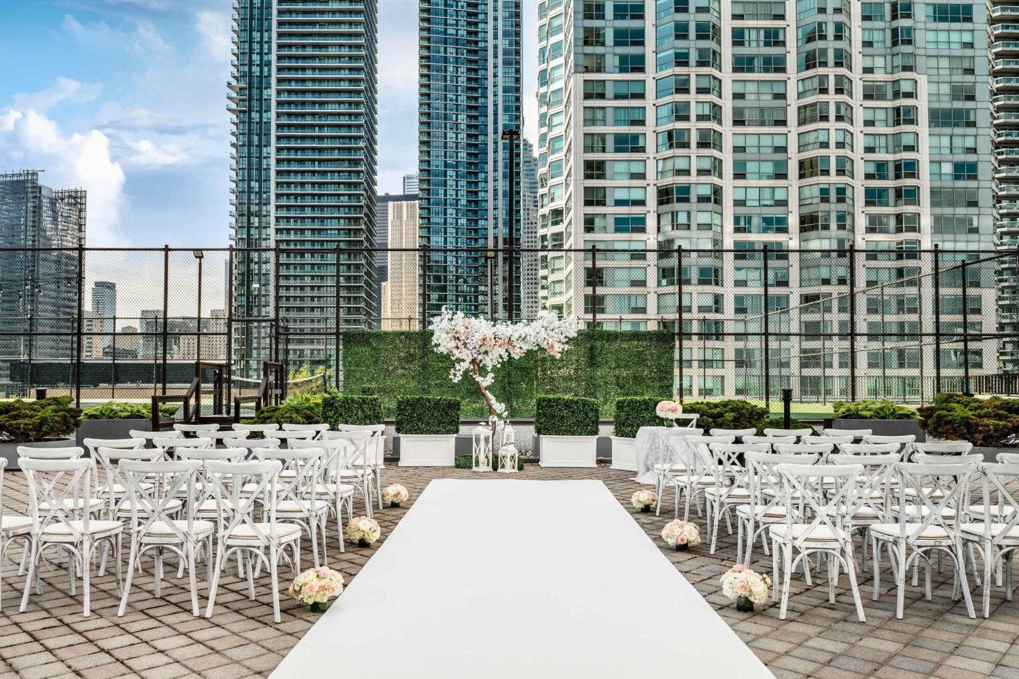 The Westin Harbour Castle, Hotel