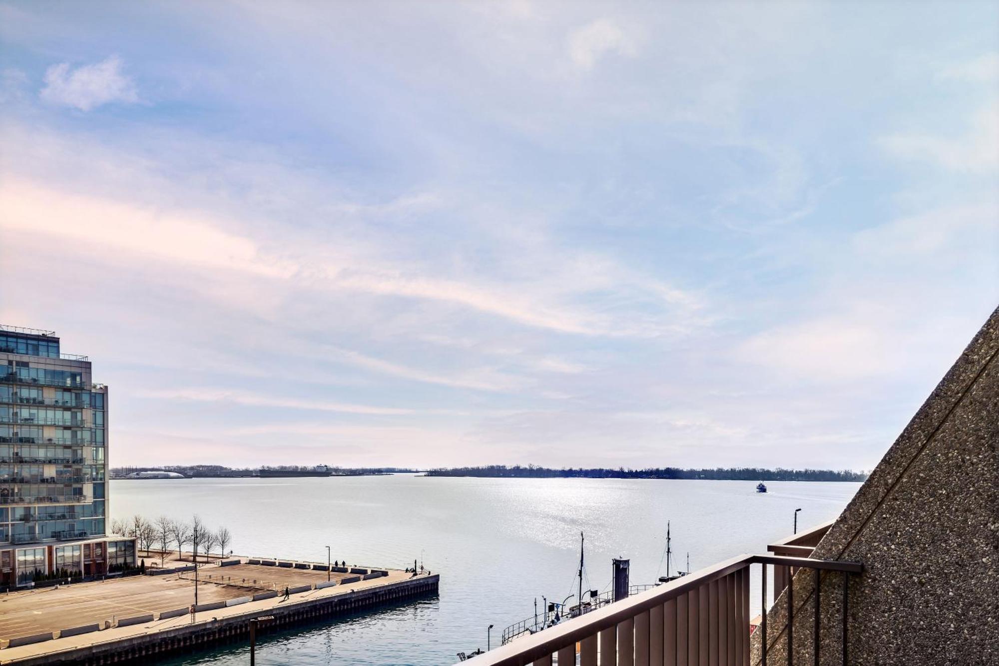 The Westin Harbour Castle, 4* Toronto