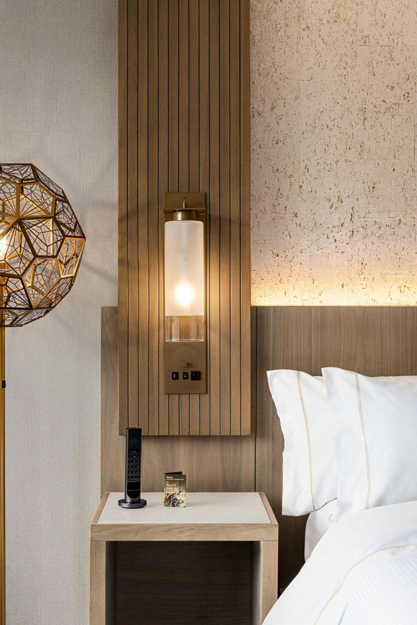 The Westin Harbour Castle, 4*