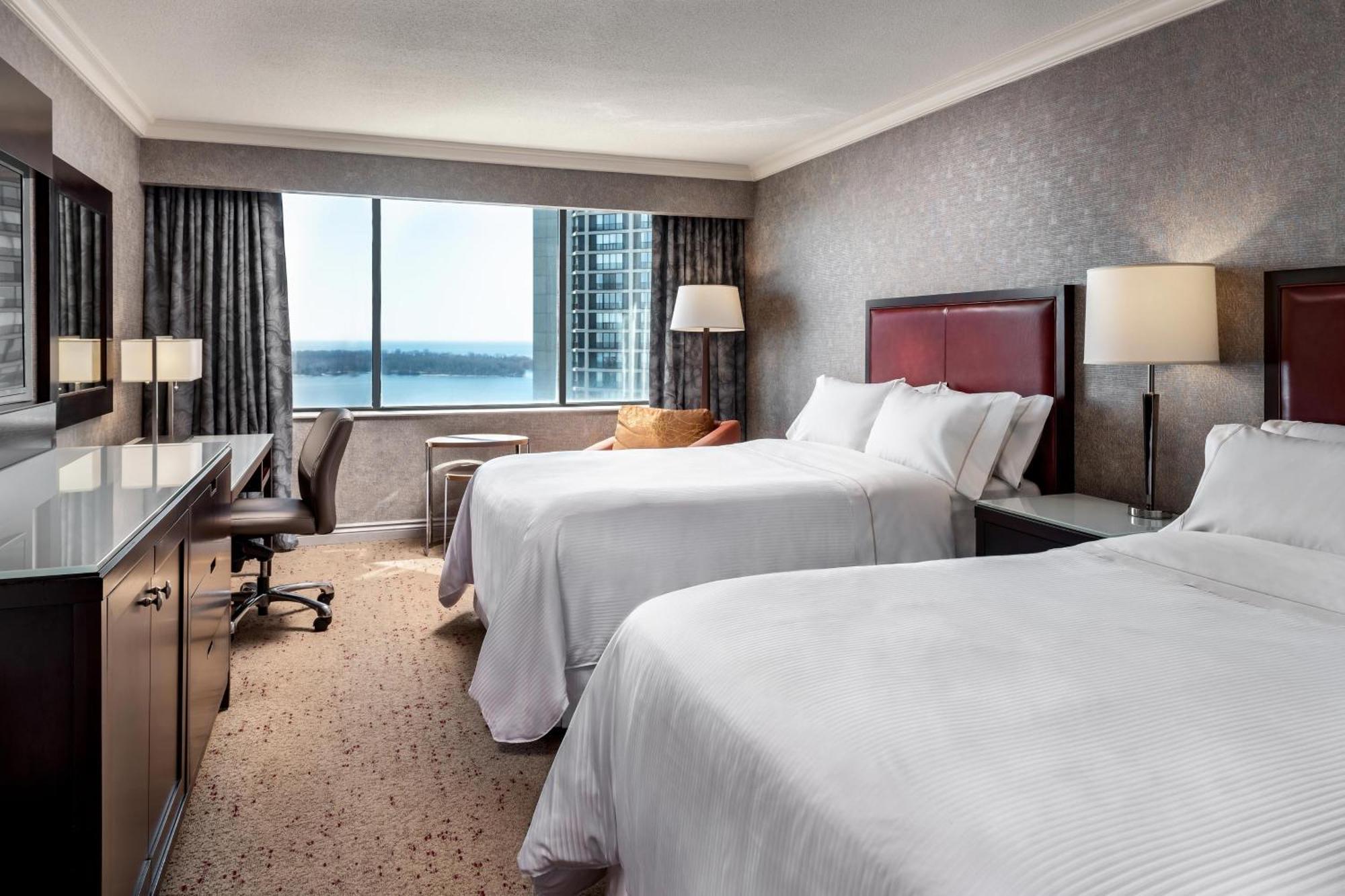 The Westin Harbour Castle, 4* Toronto