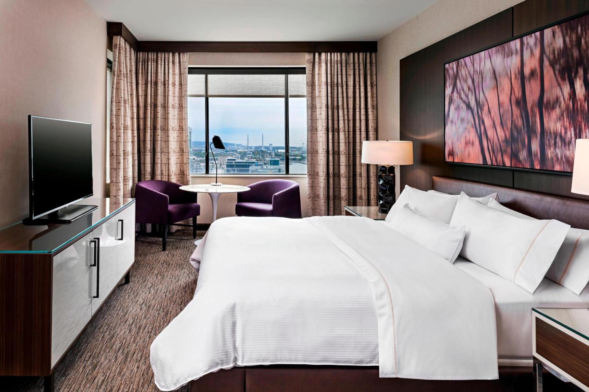 The Westin Harbour Castle, 4*