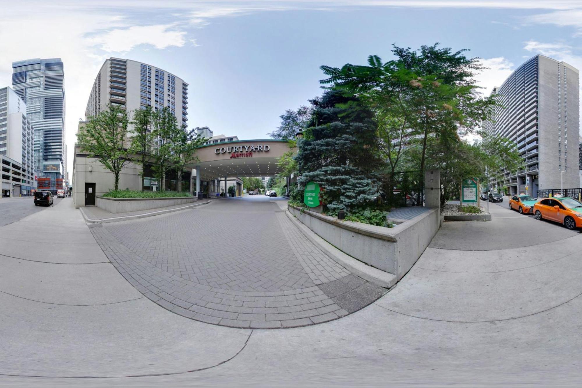 Courtyard By Marriott Downtown Toronto