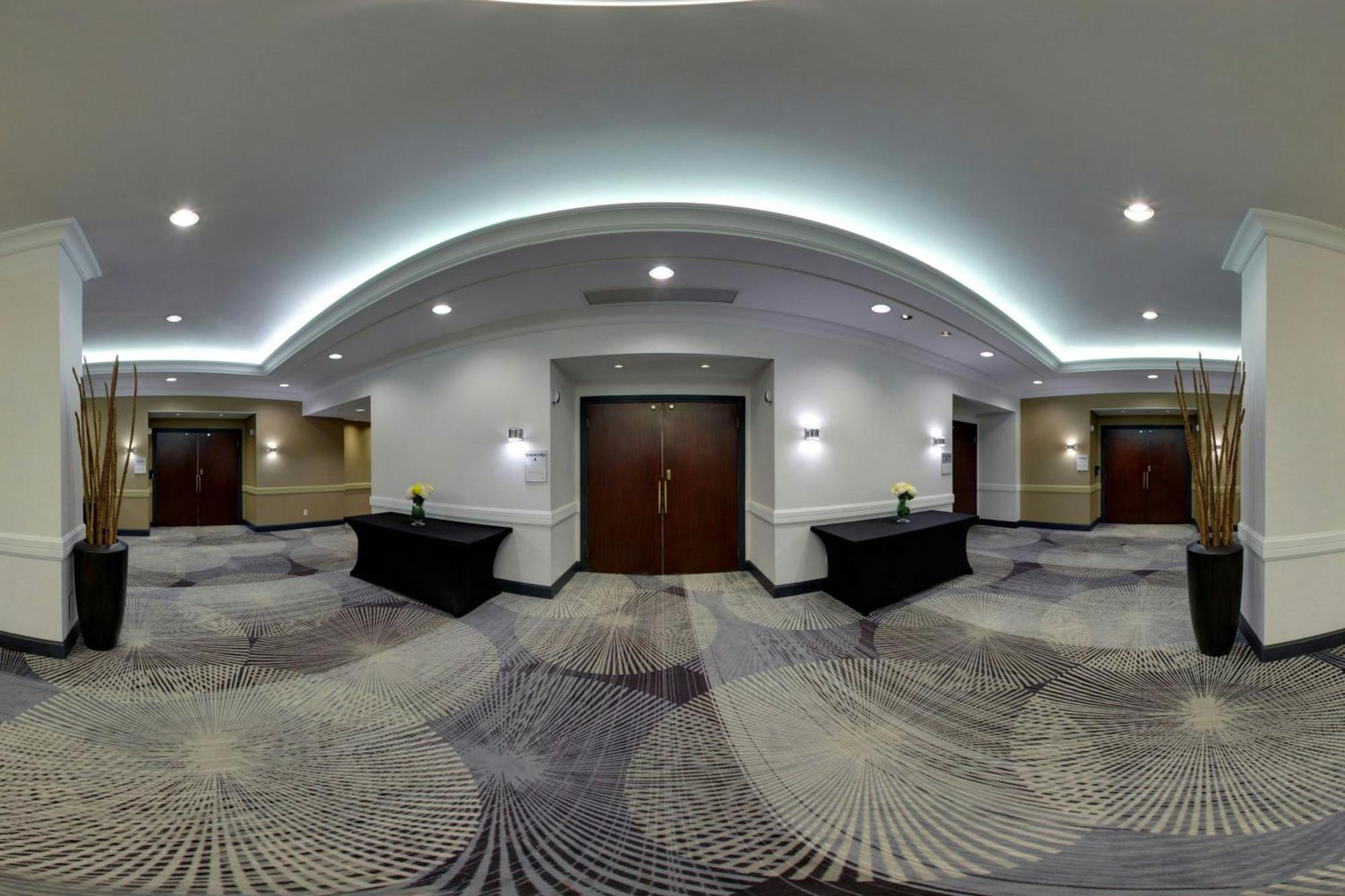 Hotel Courtyard By Marriott Downtown Toronto