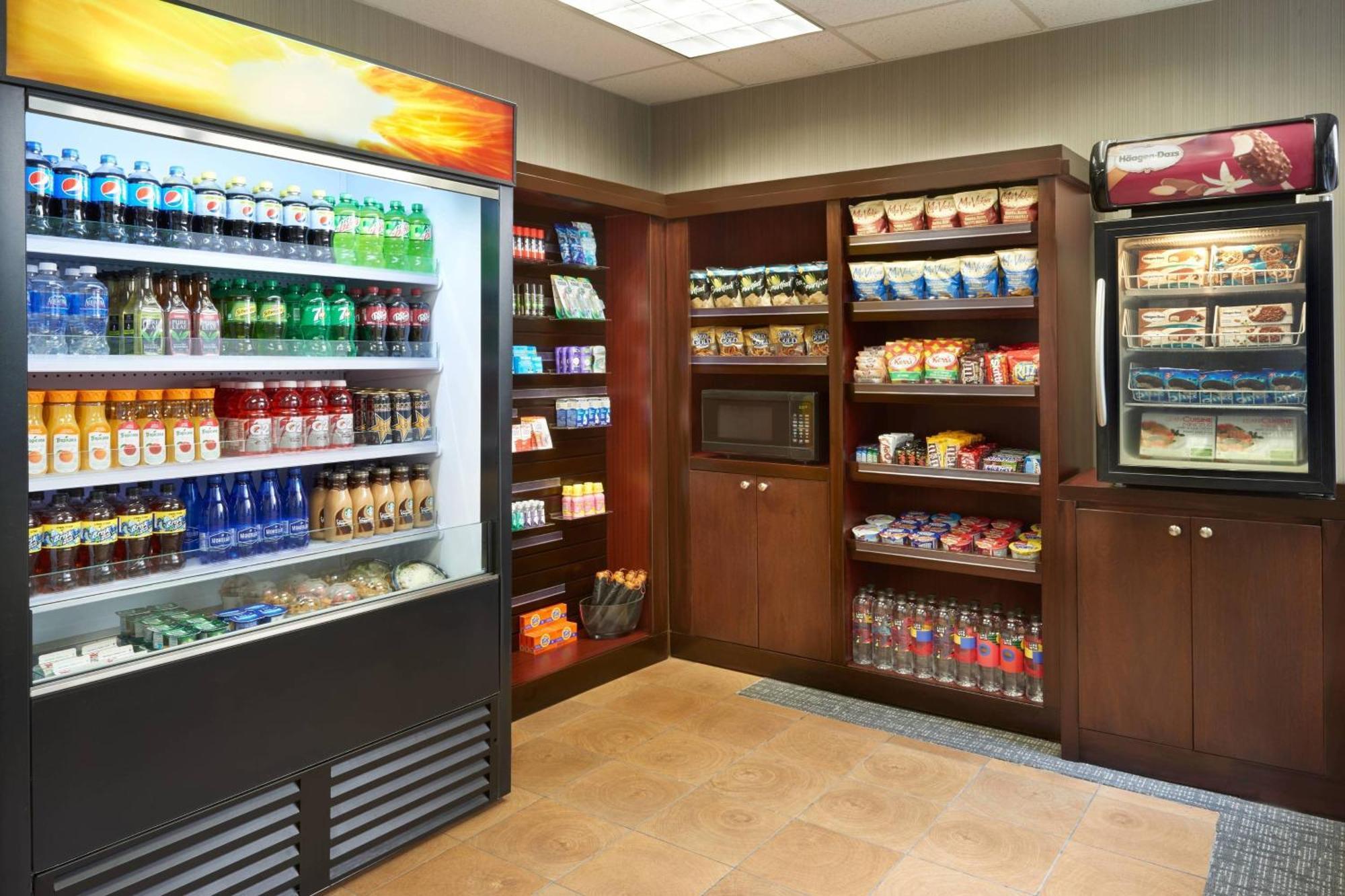 Courtyard By Marriott Downtown 3*