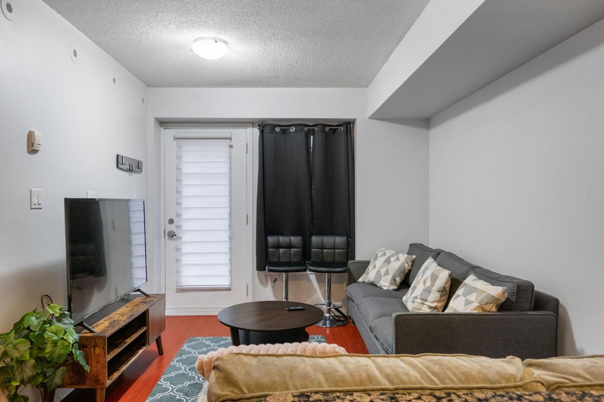 Liberty Village Townhouse Aparthotel