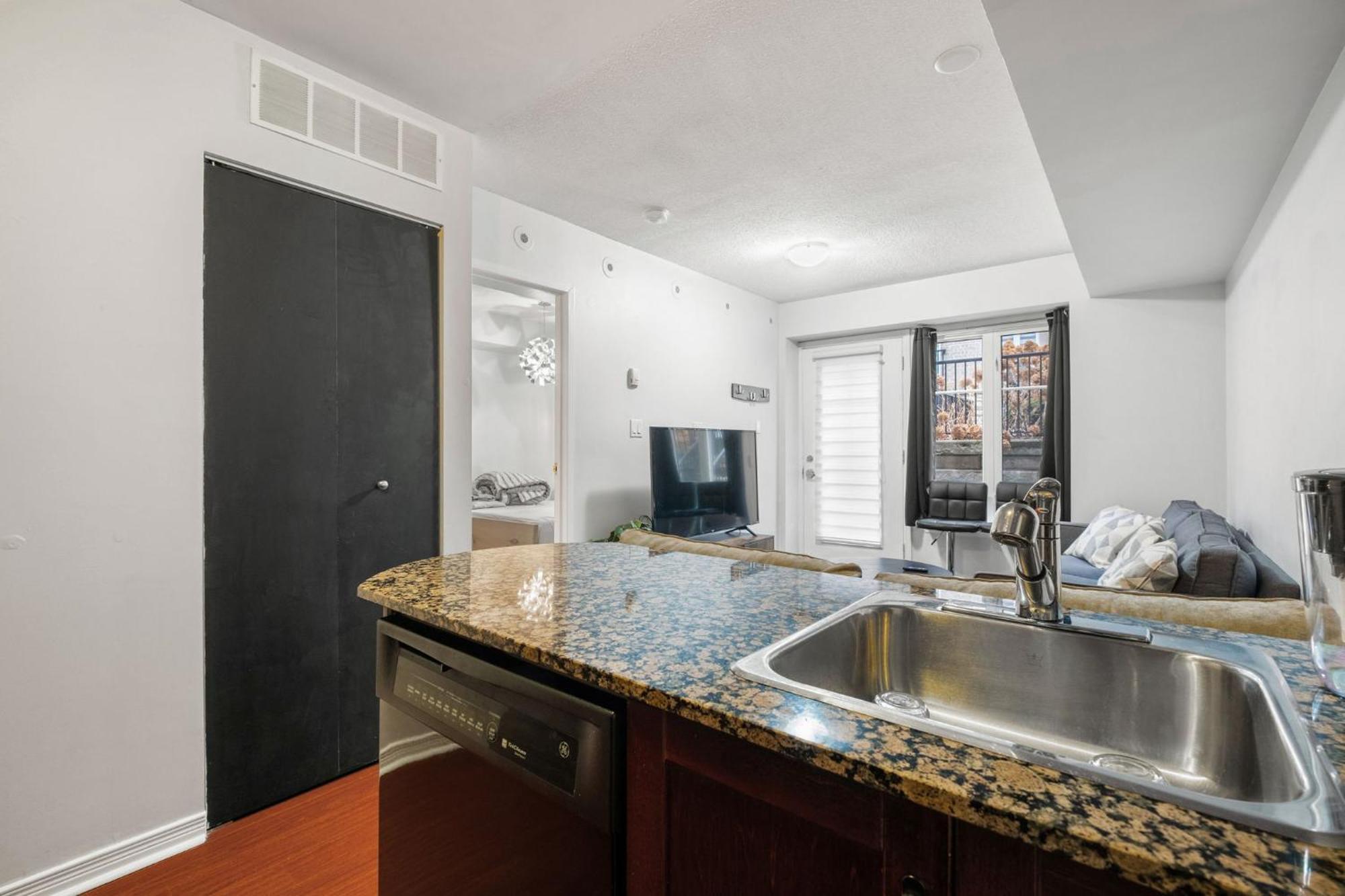 Liberty Village Townhouse *