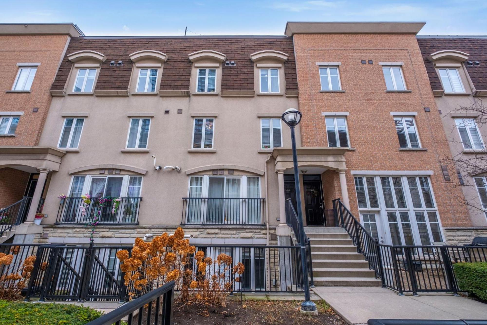 Liberty Village Townhouse Aparthotel