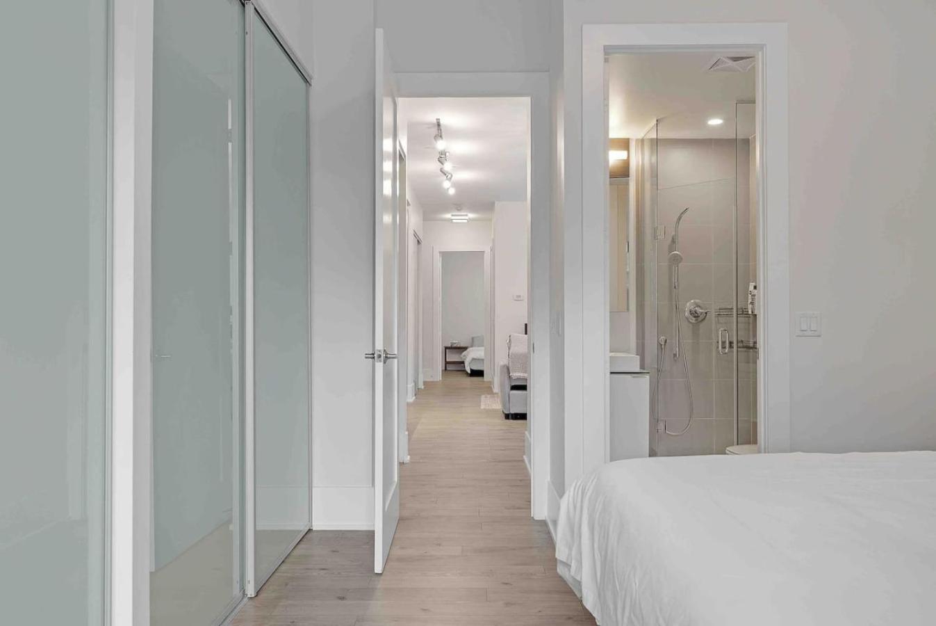 Rogers Center And Cn Tower 2br 2bth With Parking Dt