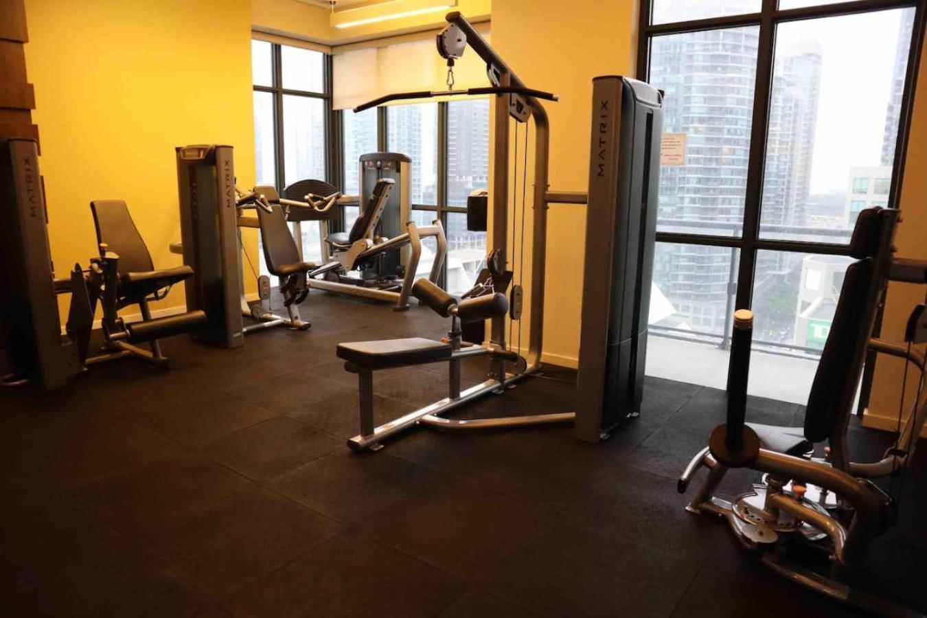 Apartment Rogers Center And Cn Tower 2br 2bth With Parking Dt *